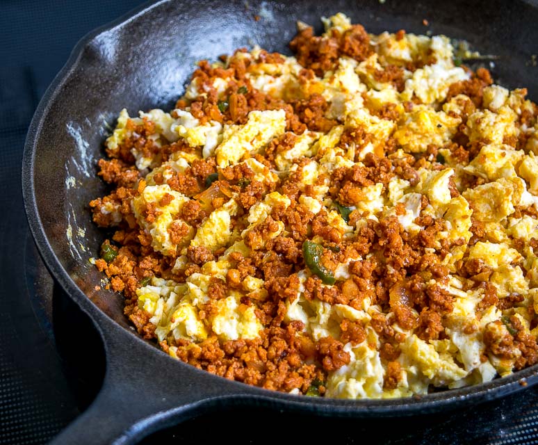 Huevos con chorizo